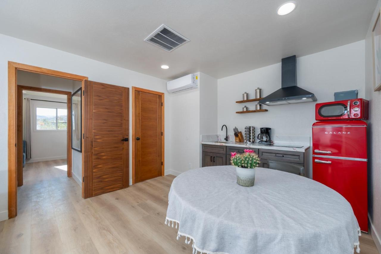 @ Marbella Lane - Rainbow House Glampers Paradise Джошуа-Три Экстерьер фото